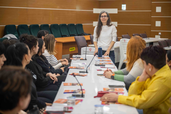 Bornova’da Kadının İnsan Hakları Eğitimi Programı başladı