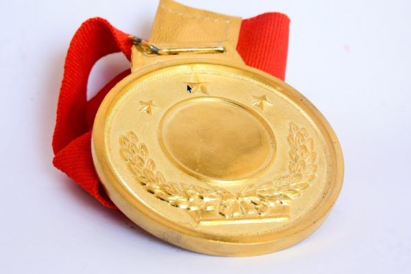 Özvar: Zehra ülkemize dartta ilk dünya şampiyonluğunu kazandırdı