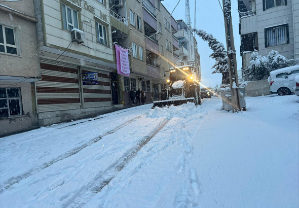 Haliliye’de karla mücadele çalışmaları devam ediyor