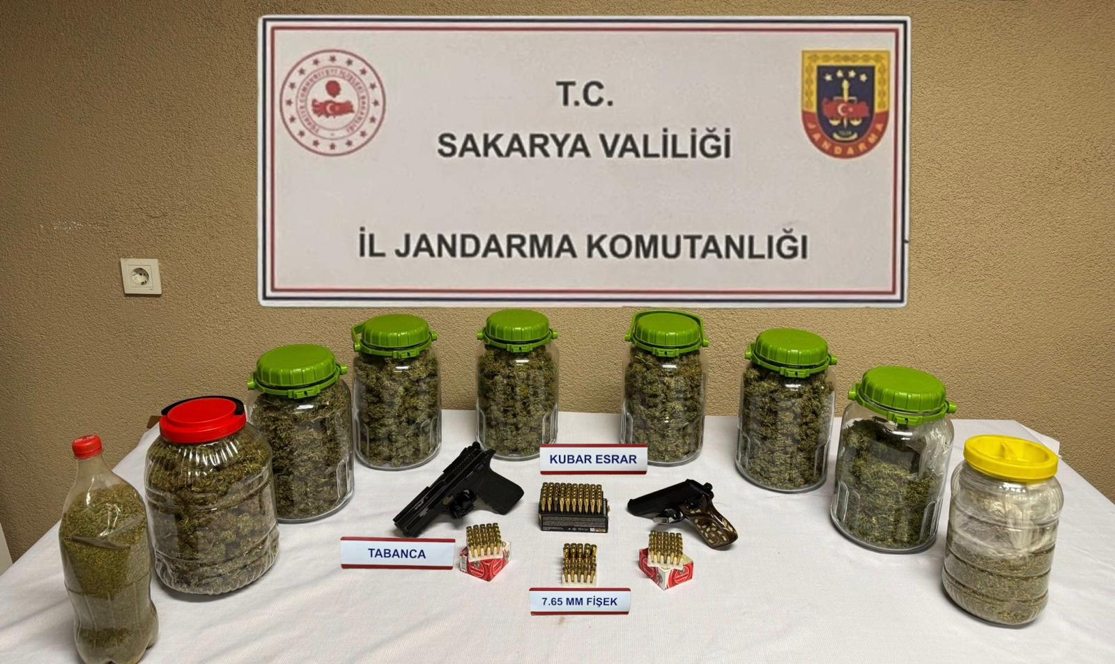 Sakarya’da kaçakçılık ve uyuşturucu operasyonu