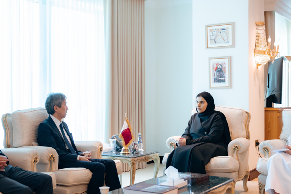 Al Misnad, Japonya Bakan Yardımcısı Iwamoto ile görüştü