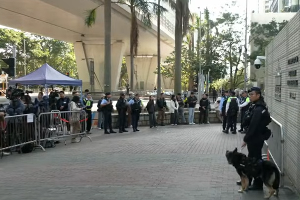 Hong Konglu medya patronu yabancı güçlerle iş birliği yapmaktan suçlu bulundu