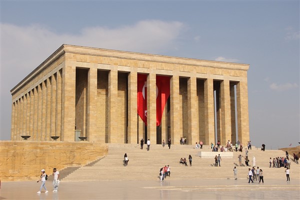 Bakan Fidan’dan Anıtkabir’e ziyaret