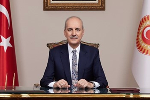 Kurtulmuş, Duşanbe’de İsmail Somoni Anıtı’na çelenk bıraktı