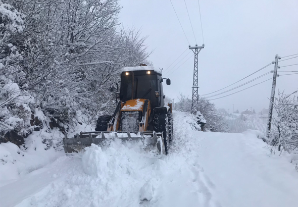 Büyükşehir, karla mücadeleye devam ediyor