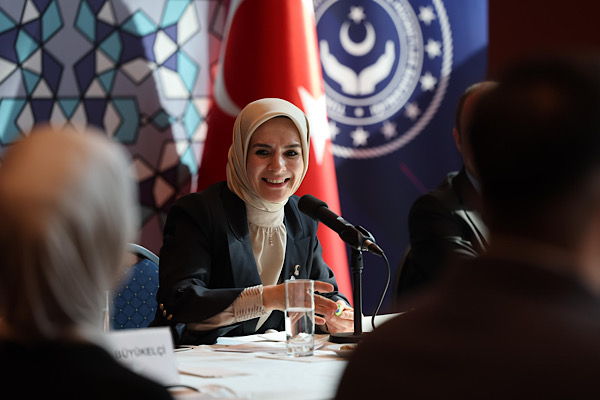 Bakan Göktaş, Belçika Büyükelçisi Tantekin ile bir araya geldi