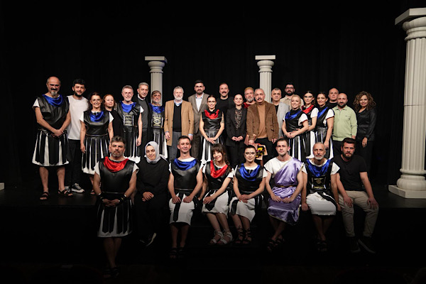 Giresun’da “Mikenden Kız Kaçırma ya da Troya Faciası” oyunu sahnelendi