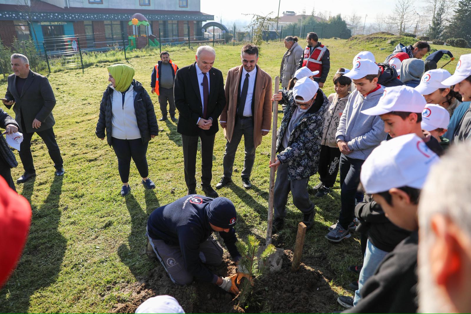 Düzce’de 52 fidan toprakla buluştu