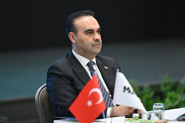 Kacır: Akıllı ve yeşil üretim üslerini yatırımcımızın hizmetine sunacağız