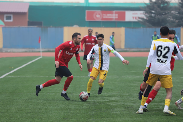 Karaköprü Belediyespor, Ağrı 1970 Spor’u deplasmanda mağlup etti.