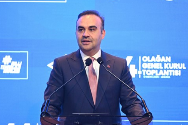 Bakan Kacır, Karaman’da bir dizi ziyaret gerçekleştirdi