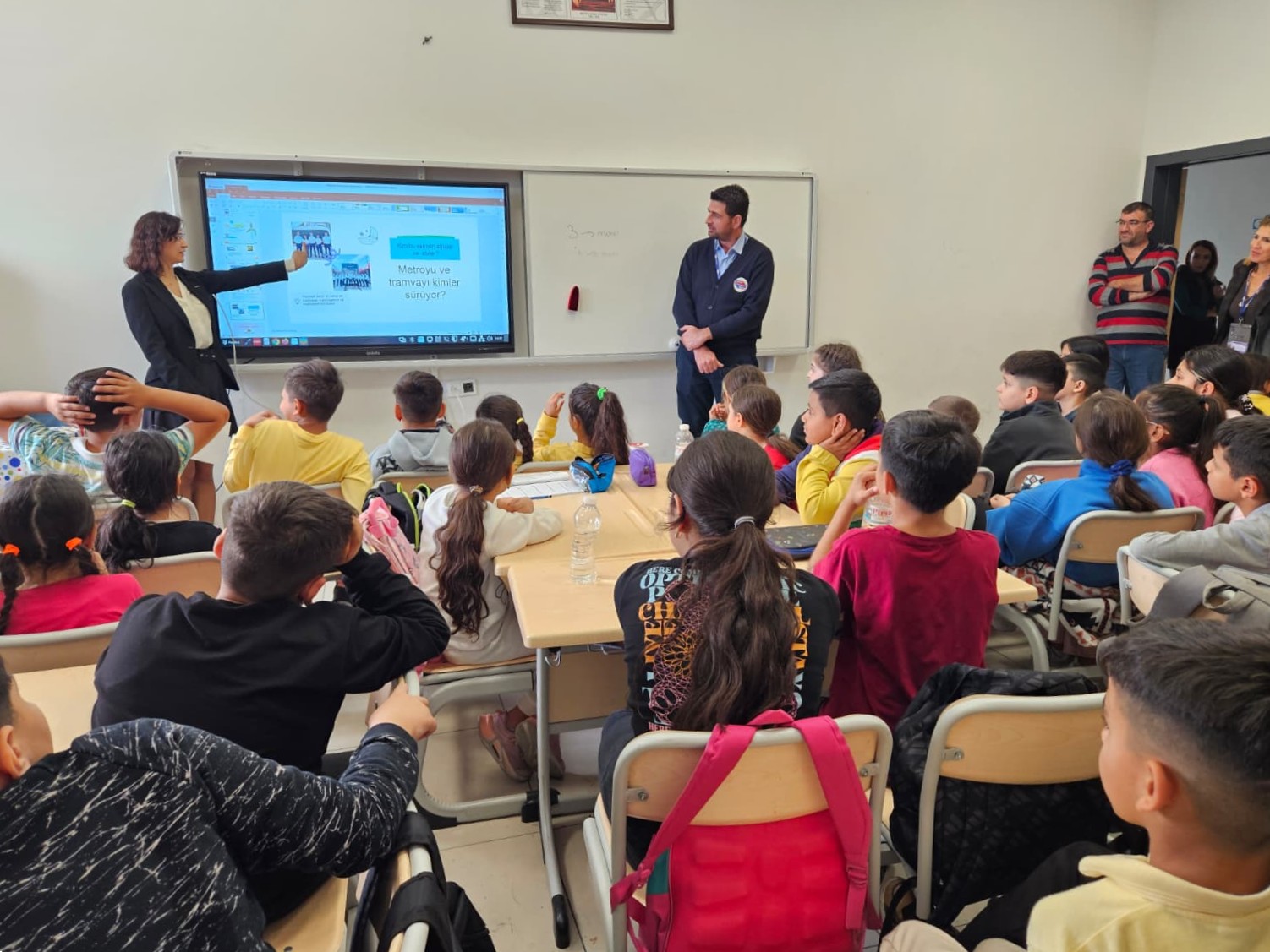 İzmir’de öğrencilere metro ve tramvay eğitimi
