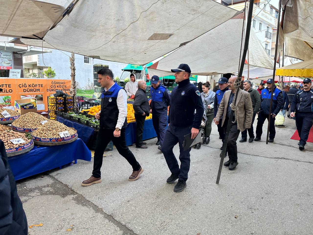 Çayırova zabıta ekiplerinden pazar denetimi