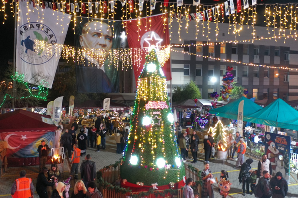 5. Uluslararası Gazipaşa Yeni Yıl Pazarı kapılarını açtı