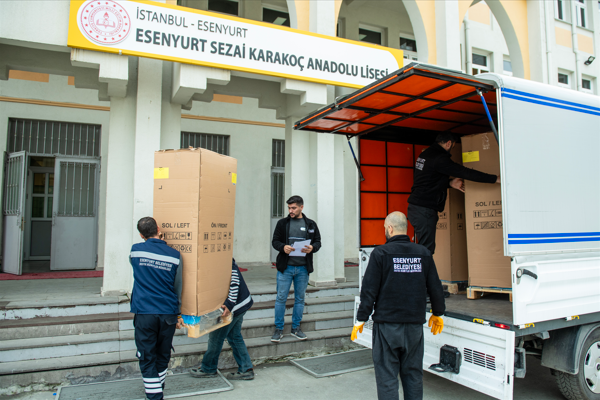 Esenyurt’ta öğrencilere ücretsiz içme suyu desteği