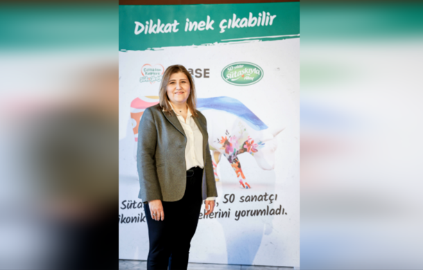 Sütaş’ın mutlu inekleri, sanatçıların tasarımları ile şehre geldi