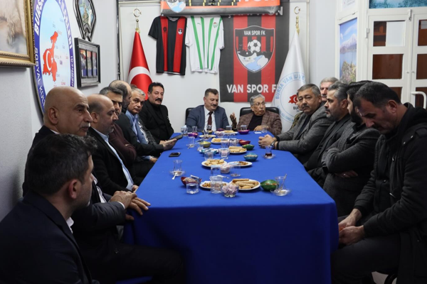 Anahtar Parti’den Bursa Van Derneği’ne ziyaret