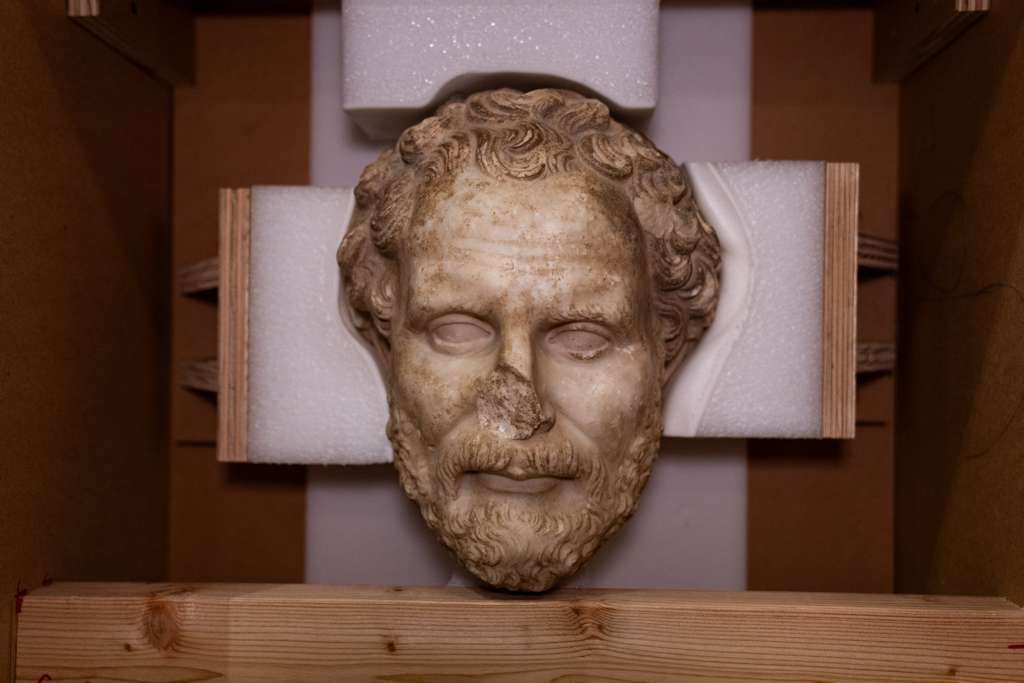 Bakan Ersoy: Boubon’un kayıp imparatoru ülkemize dönüyor