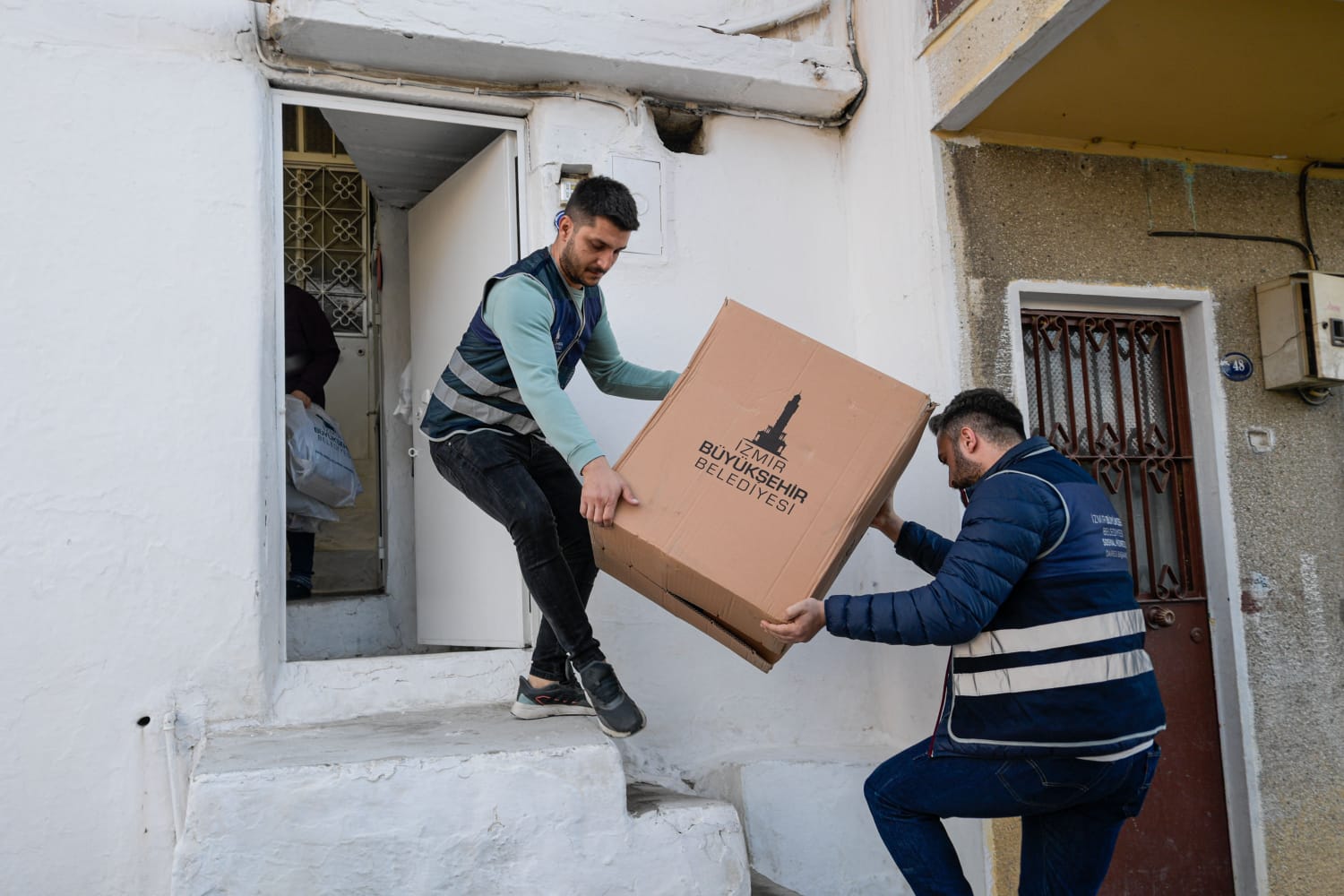 Büyükşehir’den kış destek paketi ve nakdi yardım