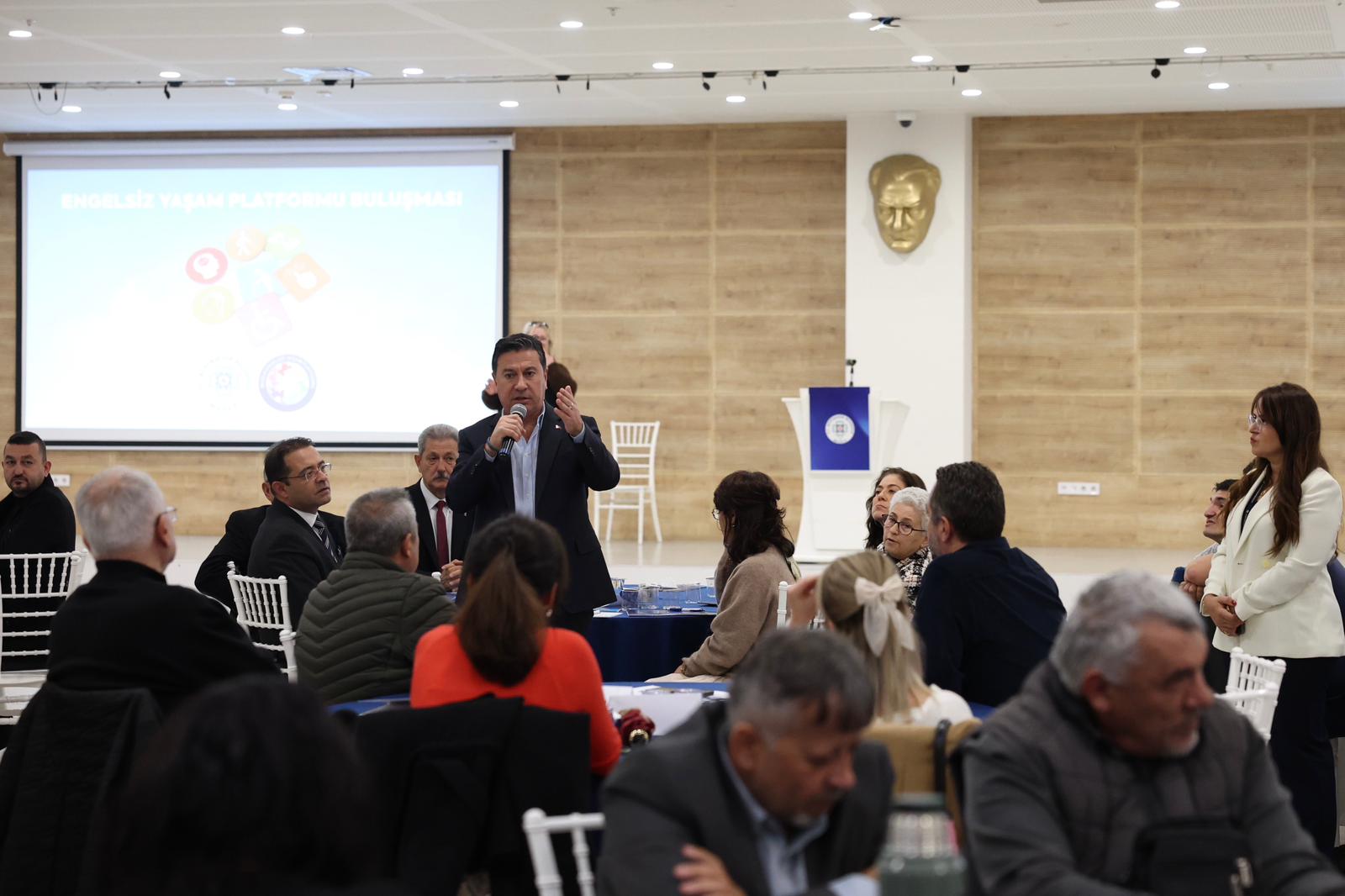 Başkan Aras: Topluma eşitlik temelinden bakıyoruz