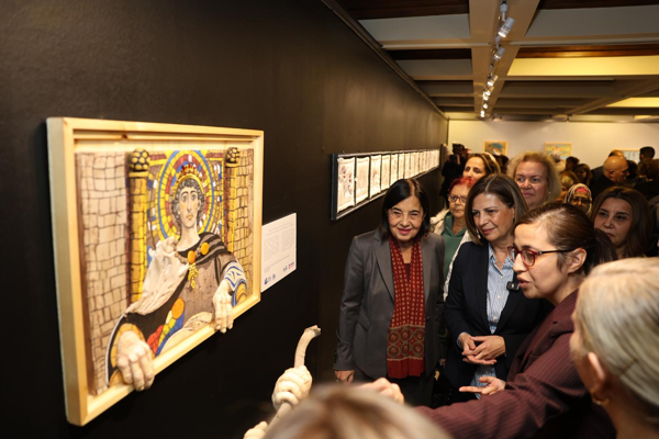 “Efsanelerle İpek” sergisi sanatseverlerle buluştu
