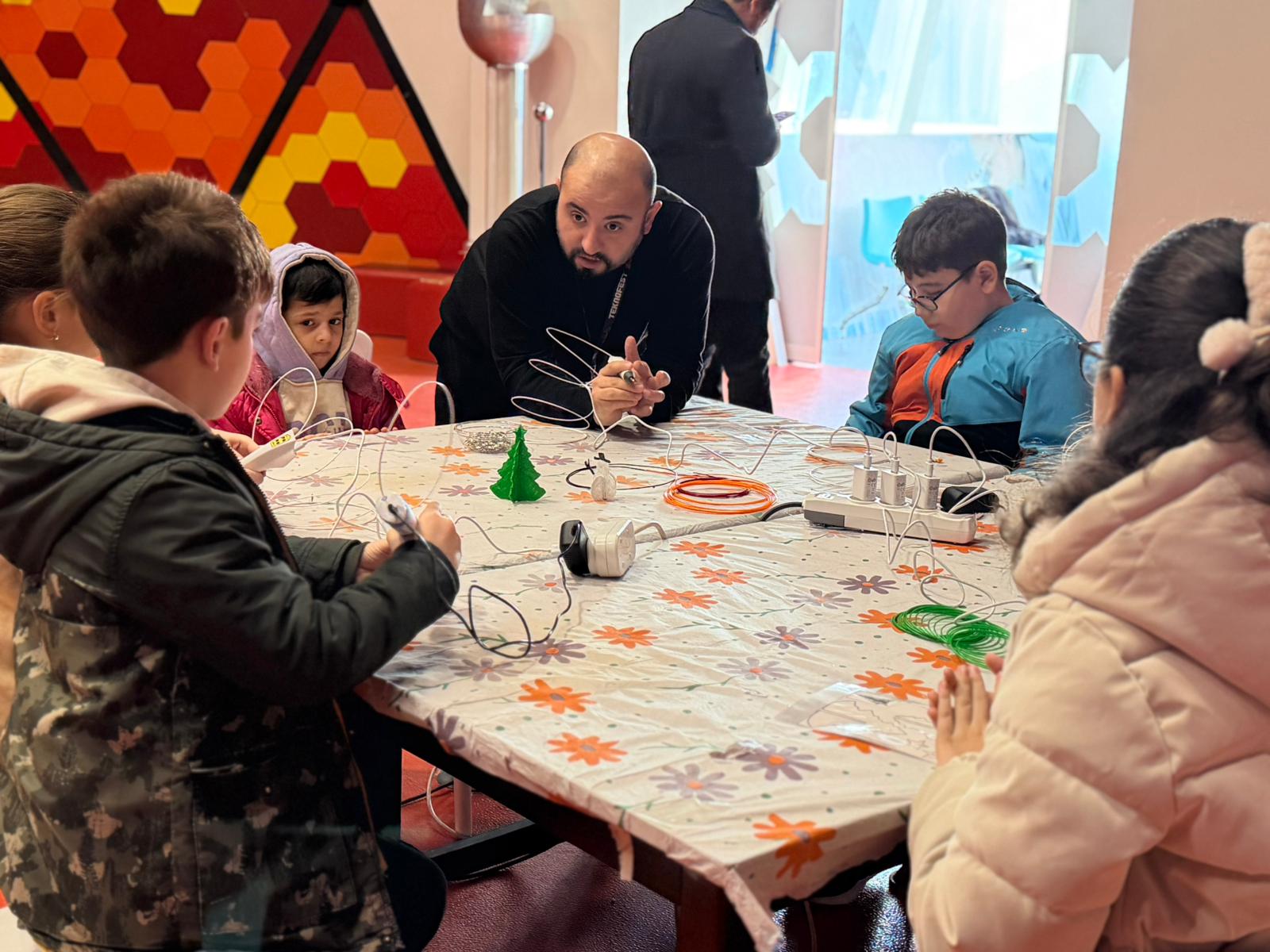 Çetinkaya: Bilimi çocuklarımızın hayatının bir parçası haline getiriyoruz