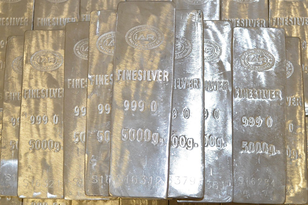 Gümüş fiyatları ilk kez 72 doları aşarak yeni rekor kırdı