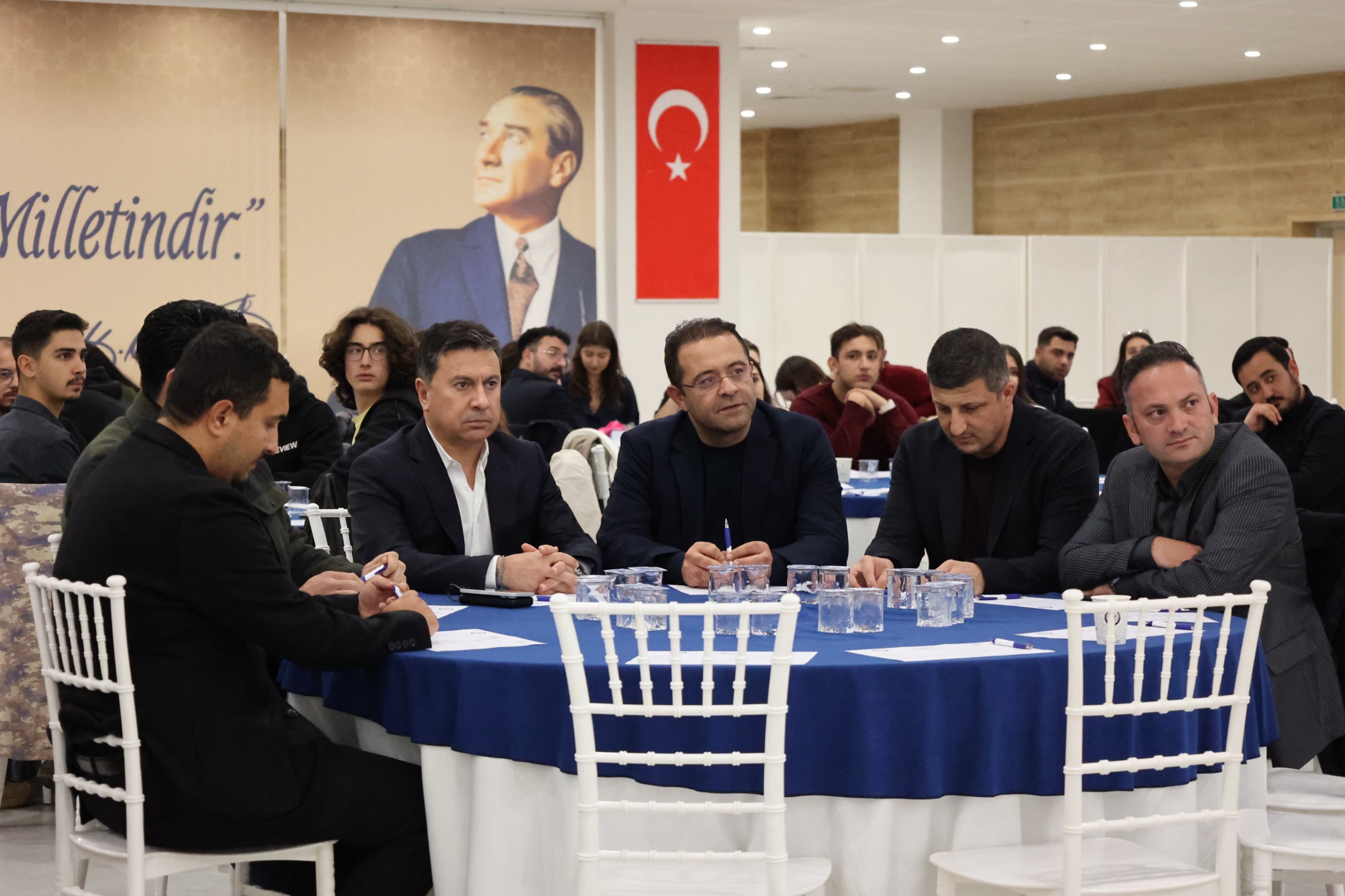 Başkan Aras: Gençlerden gelen her fikri desteklemeye hazırız