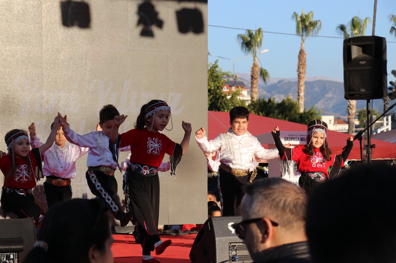 5. Uluslararası Gazipaşa Yeni Yıl Pazarı kapılarını açtı