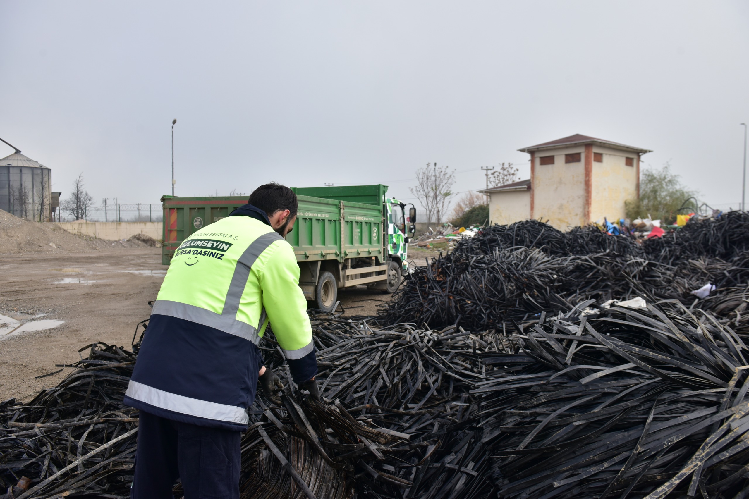 Bursa Büyükşehir Belediyesi’nden çiftçiye destek