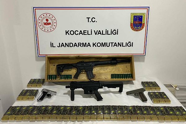 Gebze’de silah kaçakçılığı operasyonu