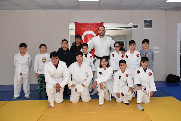 Konyaaltı İsmet Selekler Spor Kompleksi’nde spor kursları başladı