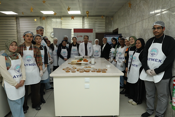 KAYMEK’ten yabancı öğrencilere yemek kursu