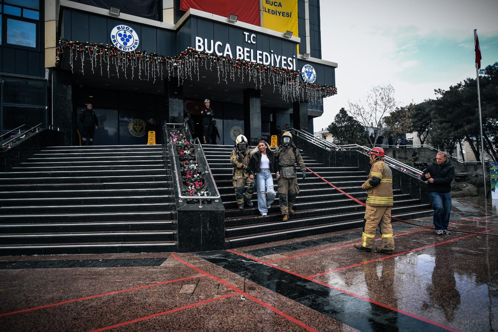 İzmir’de yangın, kurtarma ve tahliye tatbikatı yapıldı