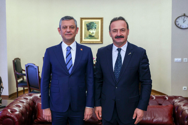 CHP Genel Başkanı Özel, Anahtar Parti Genel Başkanı Ağıralioğlu ile görüştü