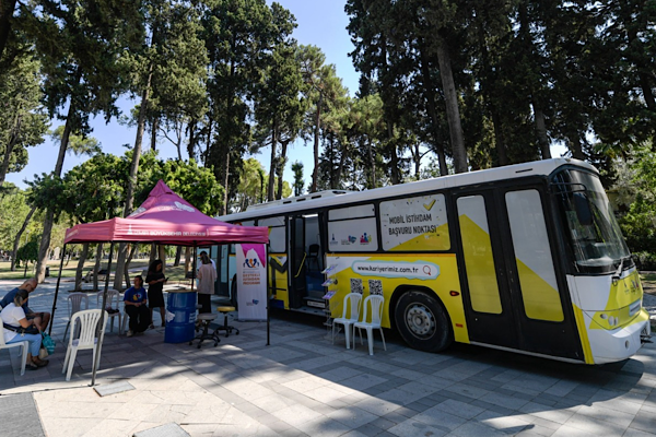 İzmir Meslek Fabrikası Ekim ayında 35 kişiyi iş sahibi yaptı