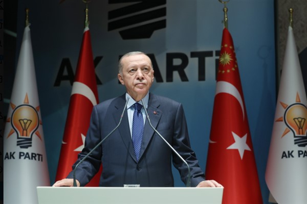 Cumhurbaşkanı Erdoğan: Asgari ücretin işçi ve işverenlerimize hayırlı olmasını diliyorum