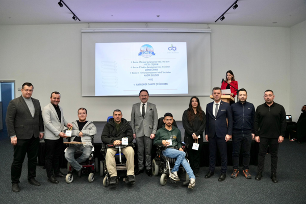 Çorlu’nun adını duyuran başarılı sporcular ödüllendirildi