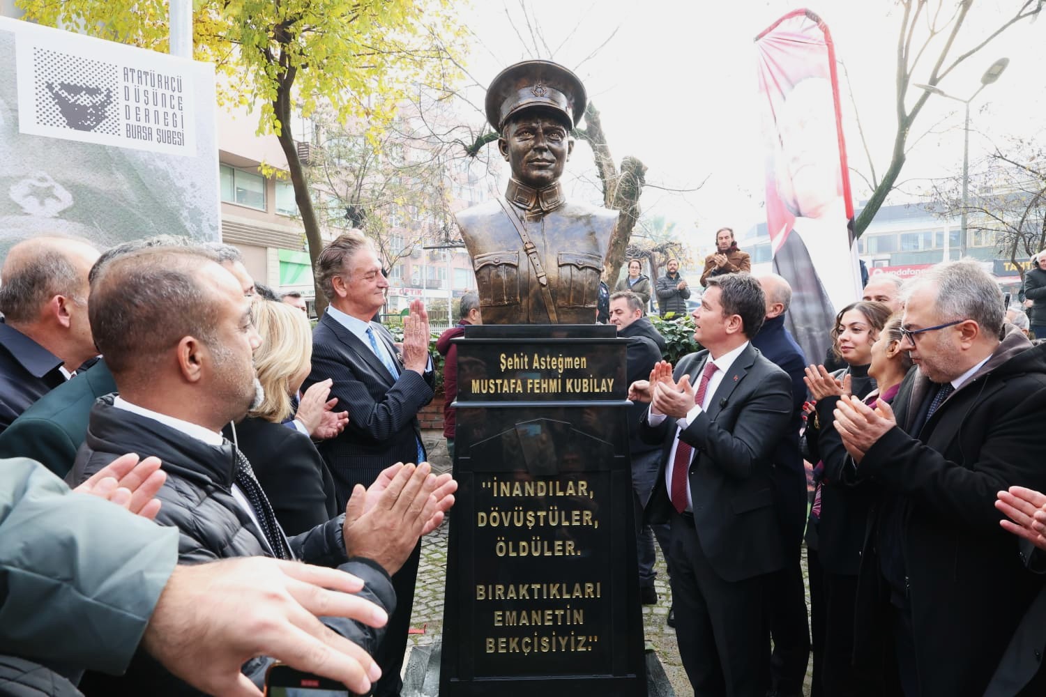 Osmangazi’de Şehit Kubilay Anıtı açıldı