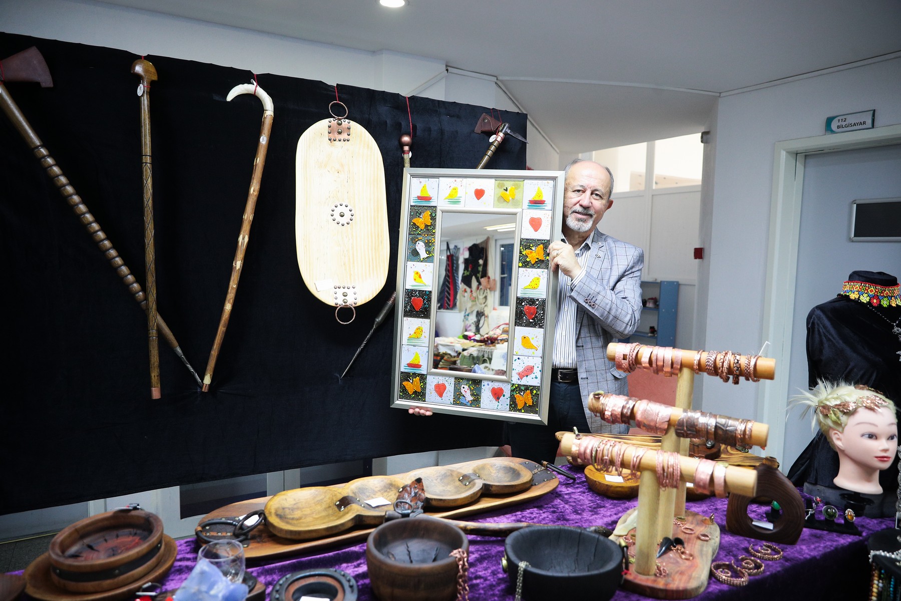 Aliağa’da “Yeni Yıl Hediyelik Ürünler” sergisi açıldı