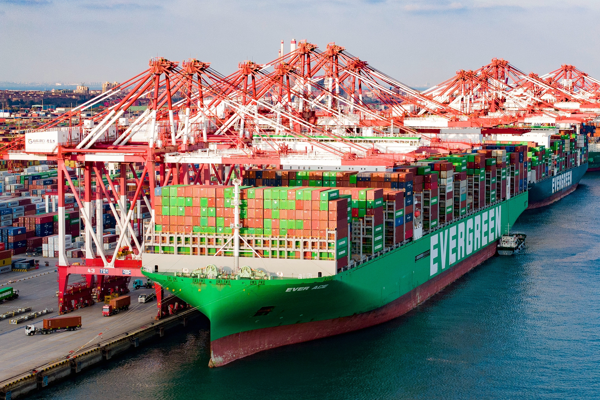 Çin limanlarında yük işlem hacmi yüzde 4,4 arttı