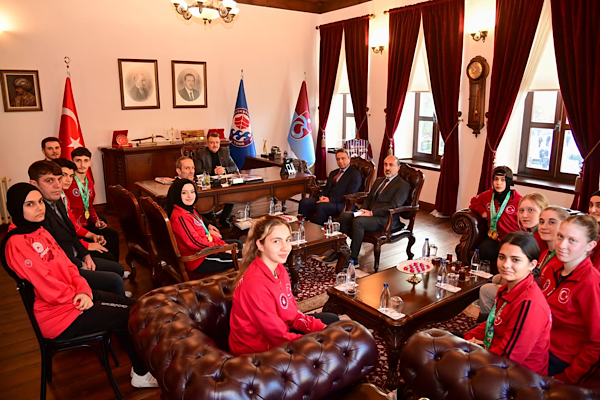 Başkan Genç, Dünya Kung Fu Şampiyonları’nı ağırladı