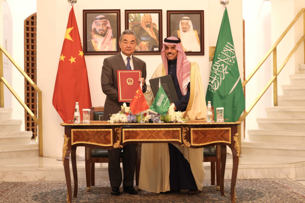 Çin ve Suudi Arabistan dışişleri bakanları Riyad’da bir araya geldi