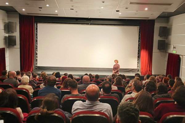 Yönetmen Pelin Esmer, Nilüfer’de sinemaseverlerle buluştu