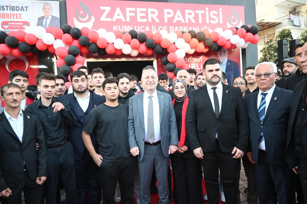 Özdağ, Kumluca İlçe Başkanlığının açılışını yaptı