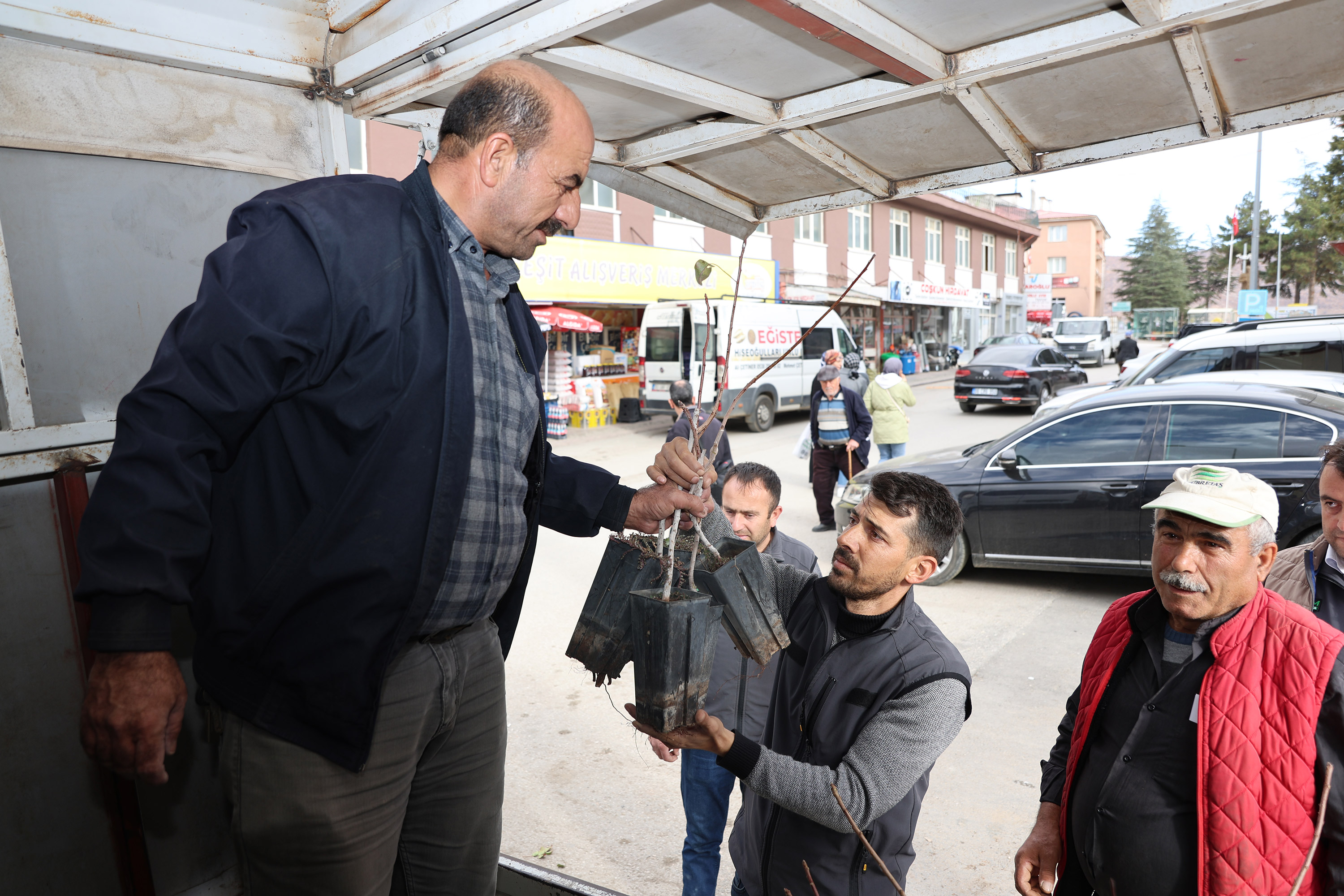 Altay: Yüzde 75 hibe desteğiyle çiftçimizin bütçesine katkı sağlıyoruz