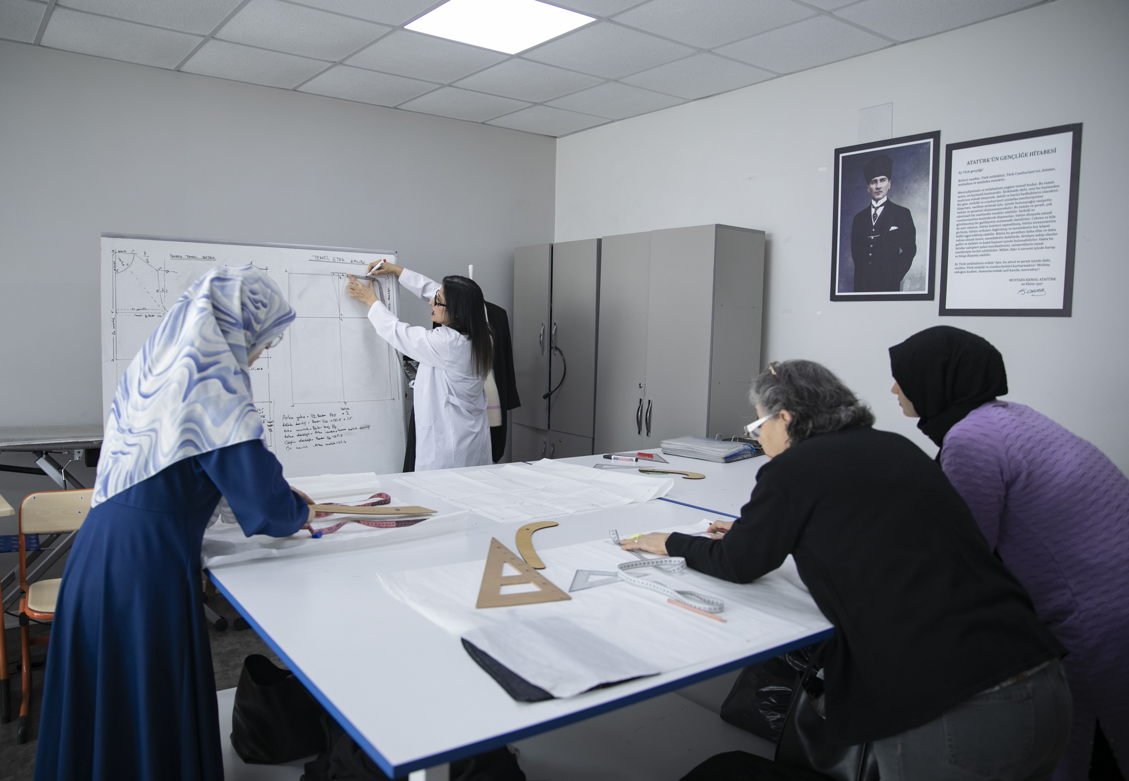 Mersin Büyükşehir Belediyesi’nden giyim üretim kursu