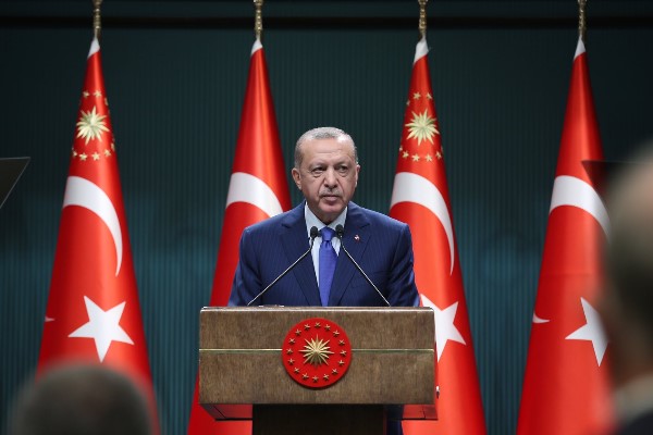 Erdoğan: Avrupa Birliği’ne tam üyelik stratejik önceliğimiz olmayı sürdürüyor