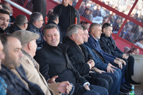 Başkan Sarıkurt’tan Çorluspor 1947’ye tribün desteği