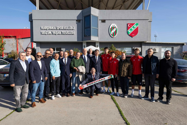 Başkan Tugay, Karşıyaka Spor Kulübü ve Göztepe Spor Kulübü’nü ziyaret etti